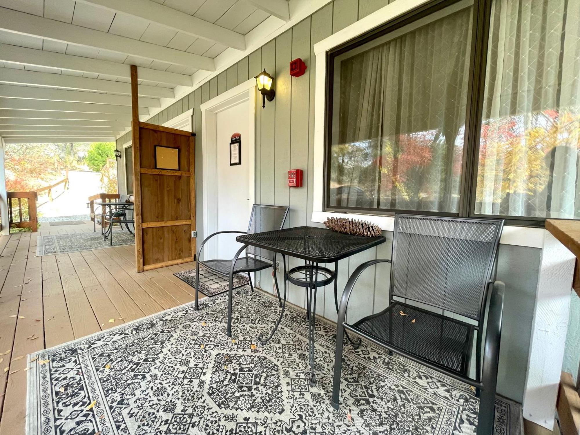 Sierra Mountain Lodge - Vacation Rentals - Yosemite Ahwahnee Exterior photo